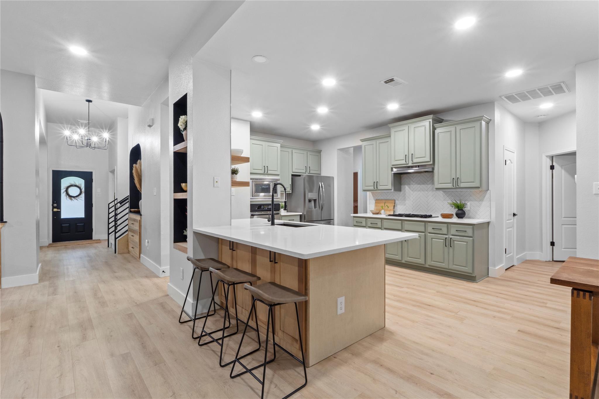 2915 Stonecreek Dr, Round Rock, TX 78681