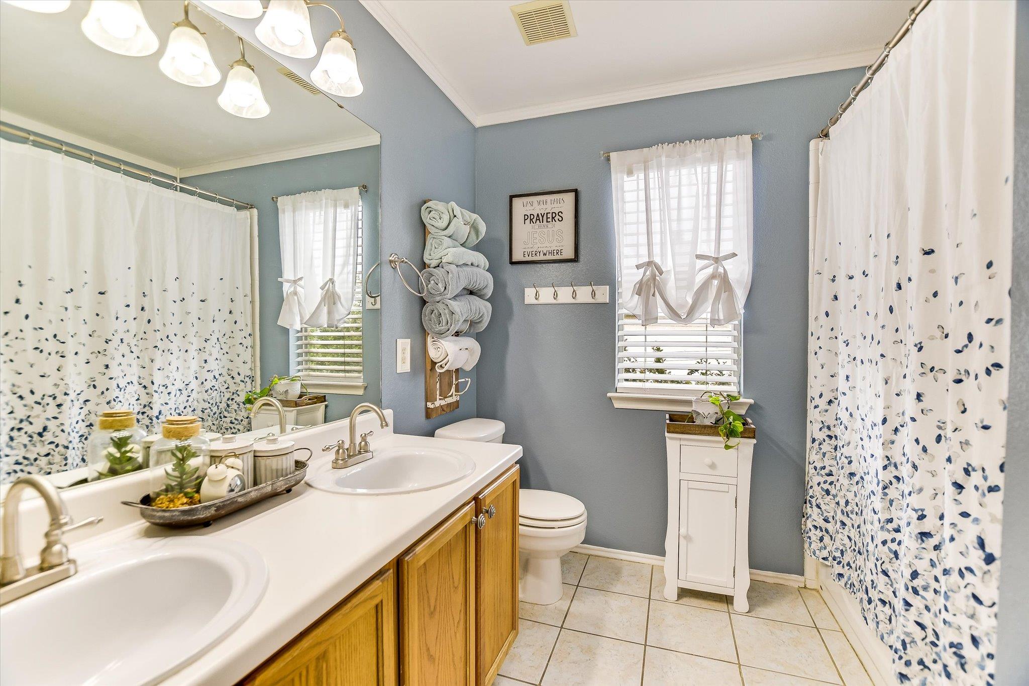 913 POLISHED STONE Cv, Pflugerville, TX 78660