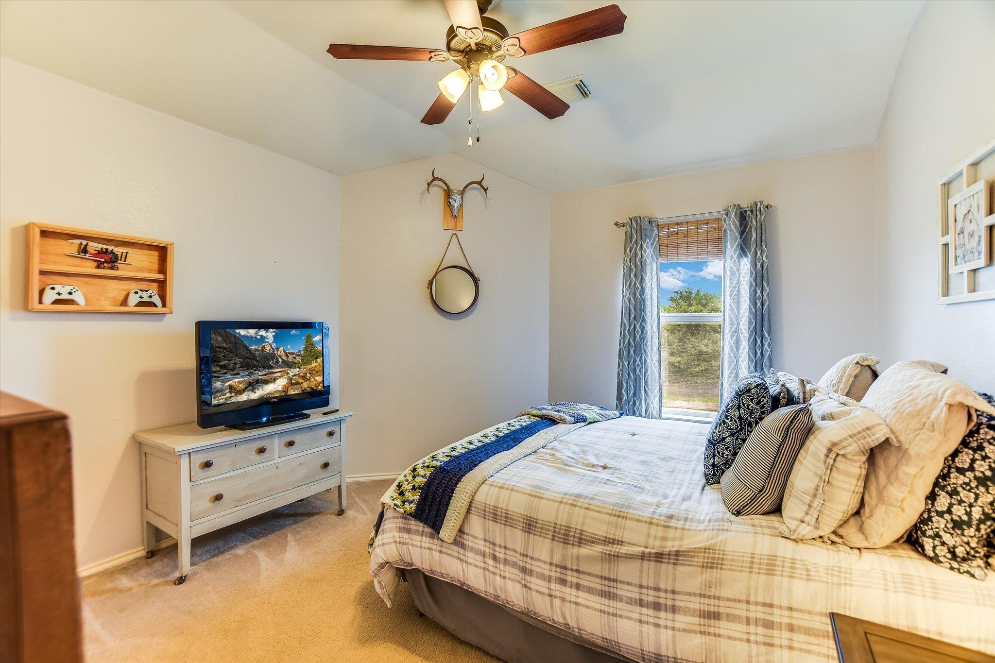 913 POLISHED STONE Cv, Pflugerville, TX 78660