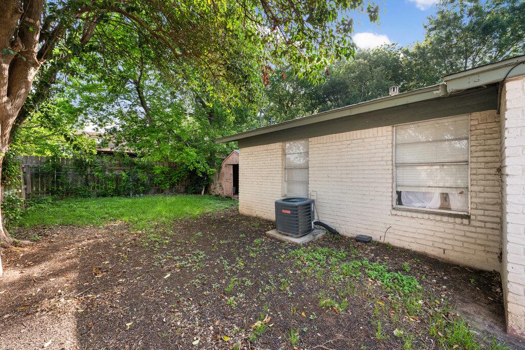 902 Glazier Cir, Austin, TX 78753
