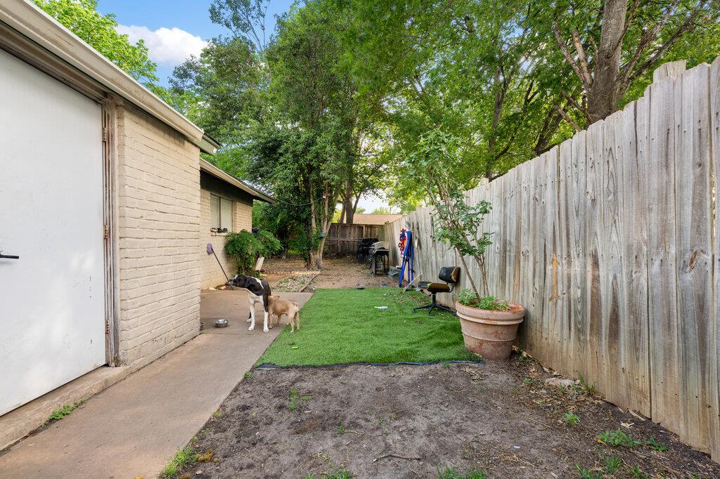 902 Glazier Cir, Austin, TX 78753