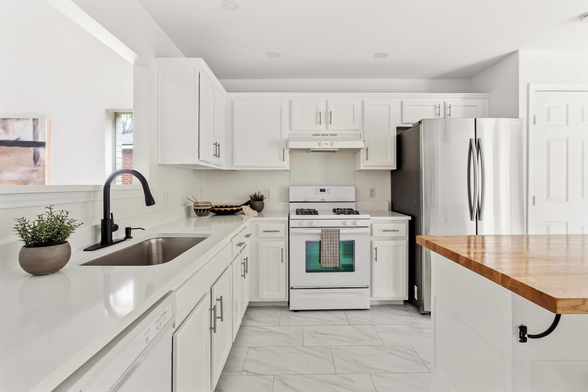 11207 Canterbury Tales Ln, Austin, TX 78748