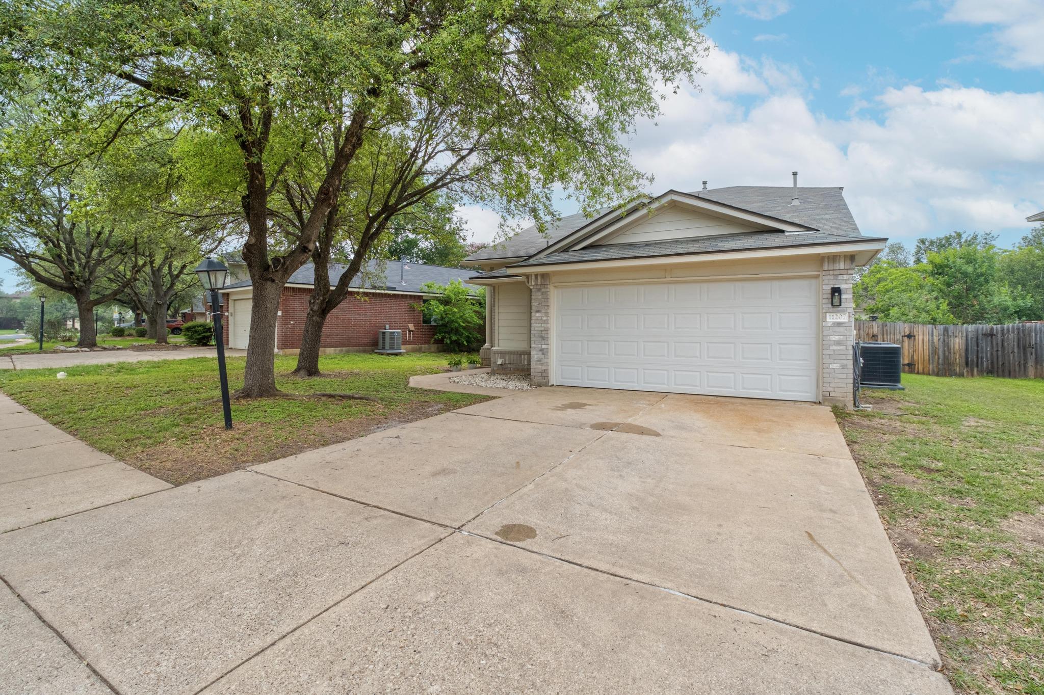 11207 Canterbury Tales Ln, Austin, TX 78748
