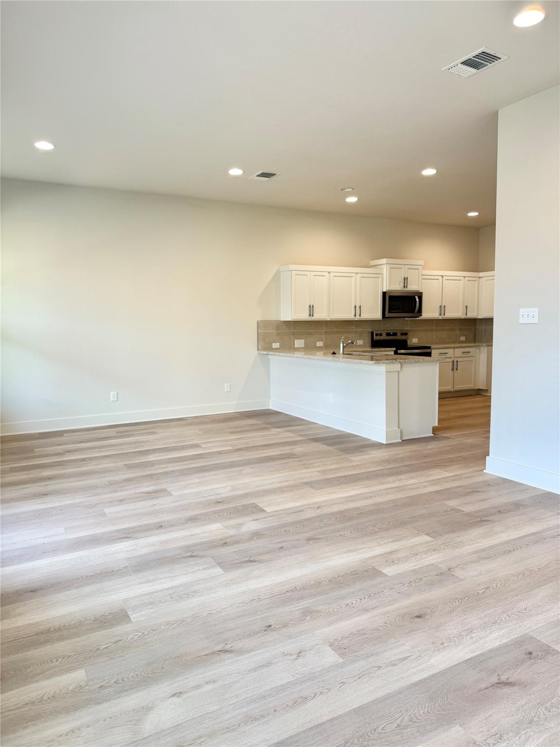 108 Zayd Ct # B, Jarrell, TX 76537