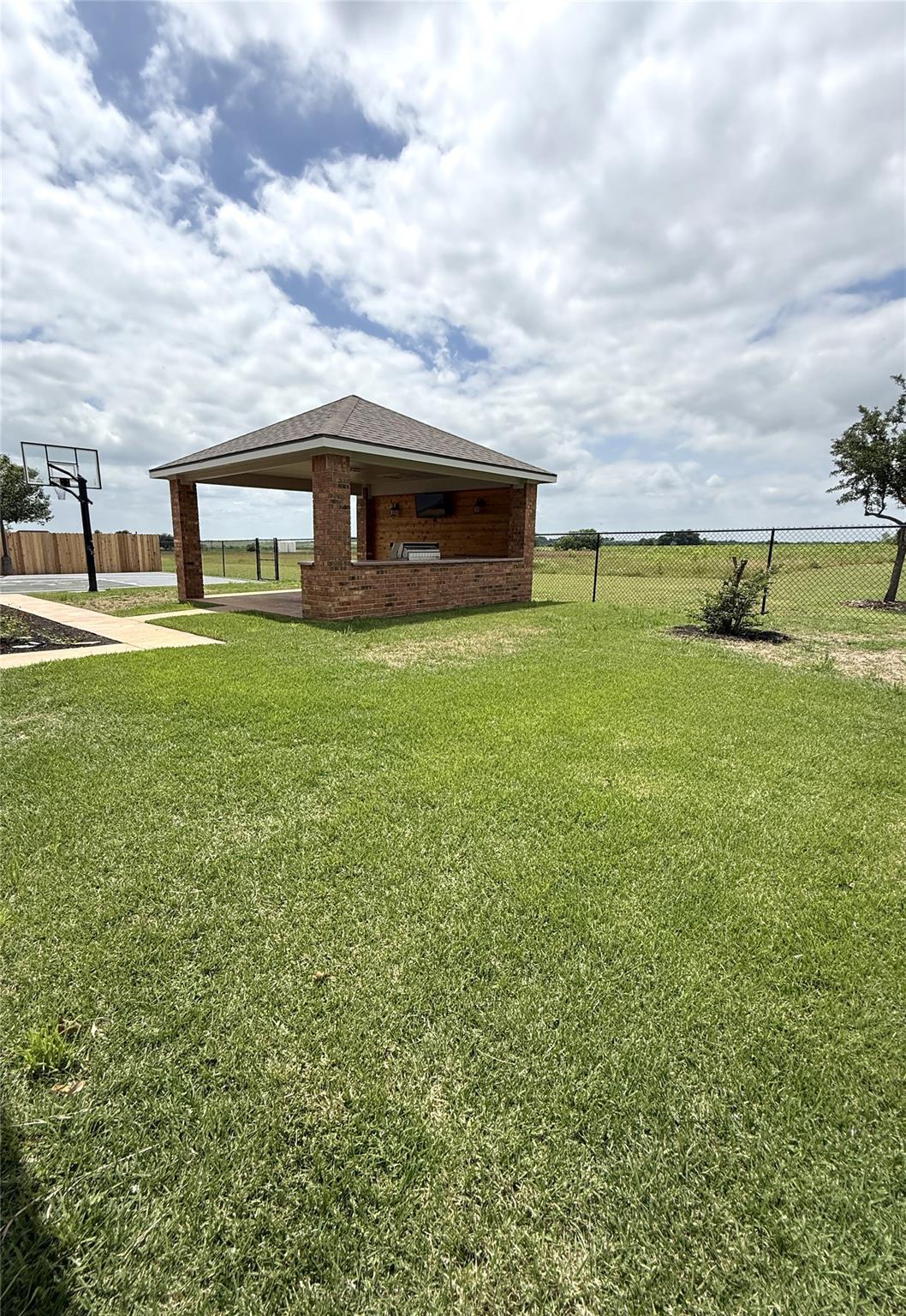 7396 CR 424, Thrall, TX 76578