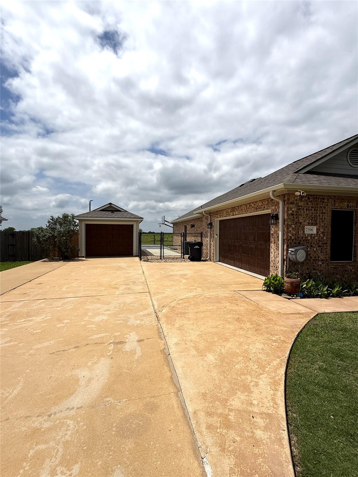 7396 CR 424, Thrall, TX 76578