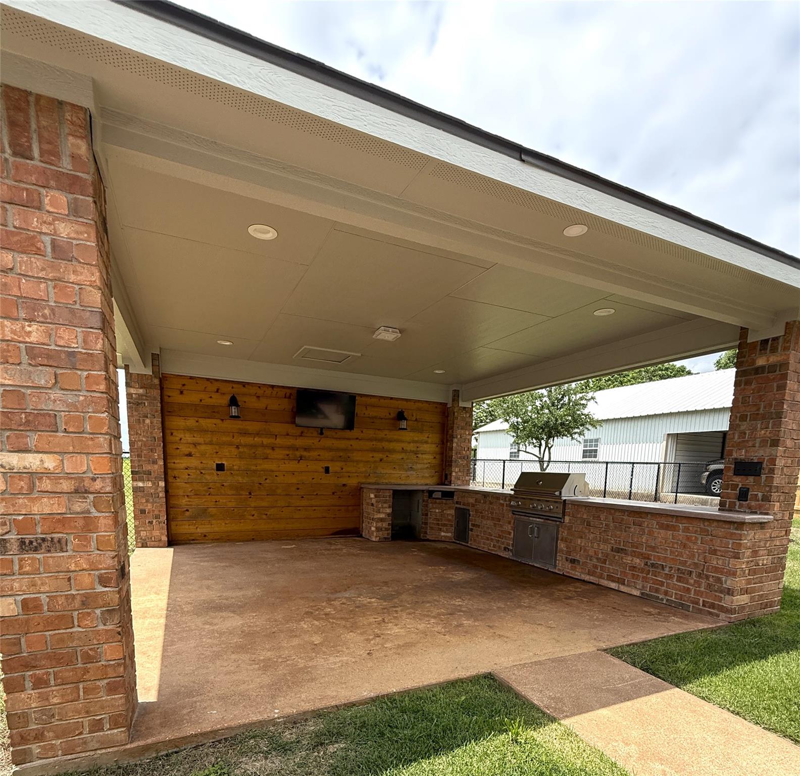 7396 CR 424, Thrall, TX 76578