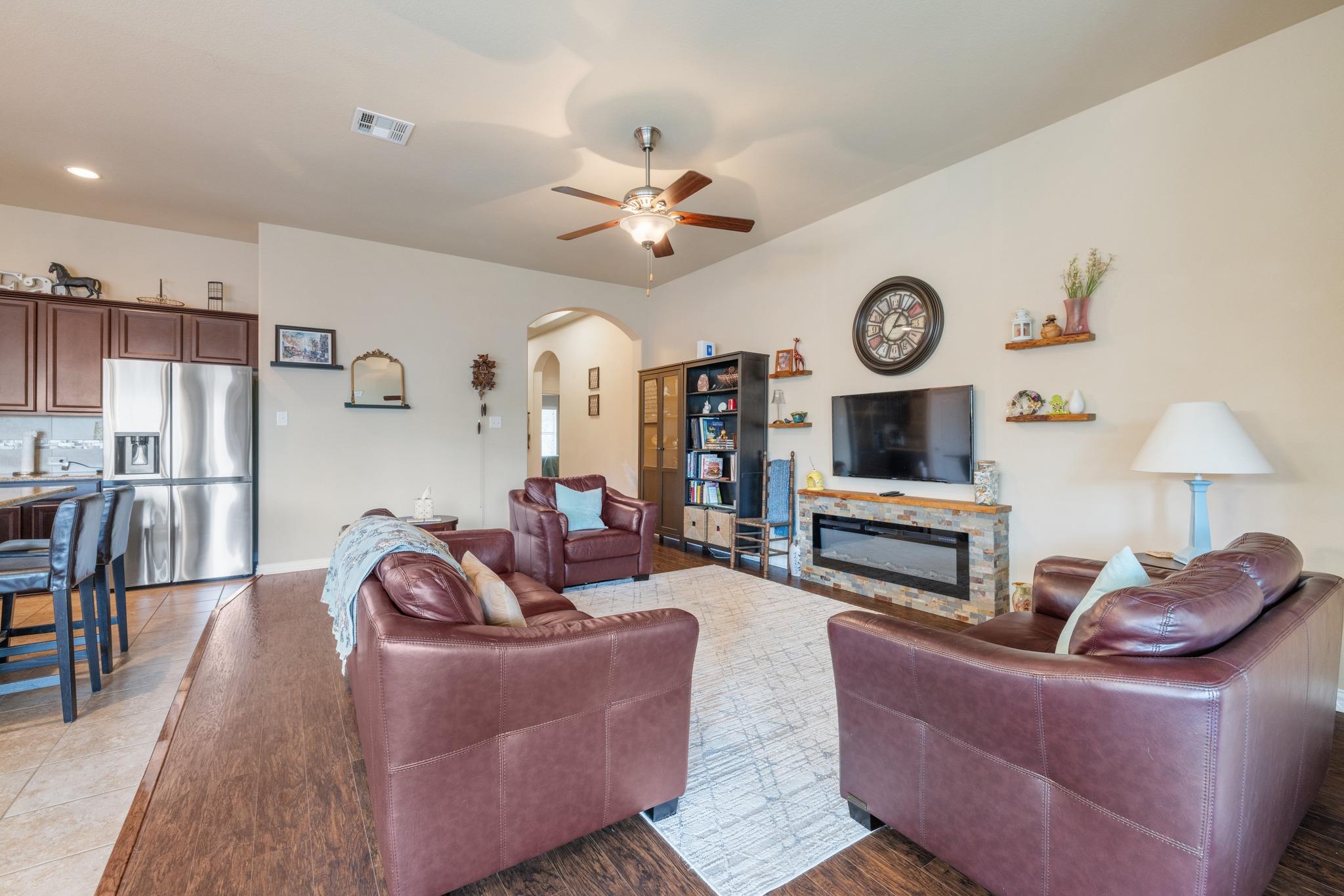 921 Tabernash Dr, Leander, TX 78641