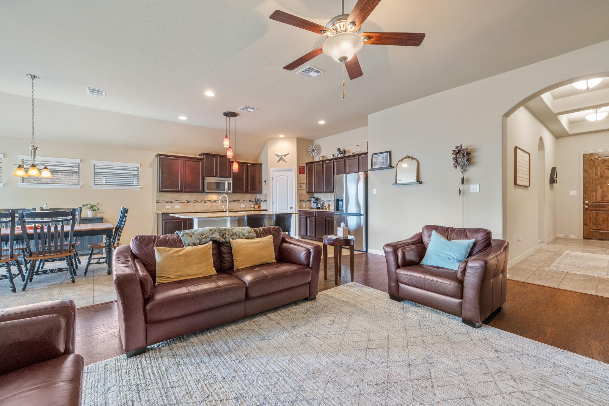 921 Tabernash Dr, Leander, TX 78641