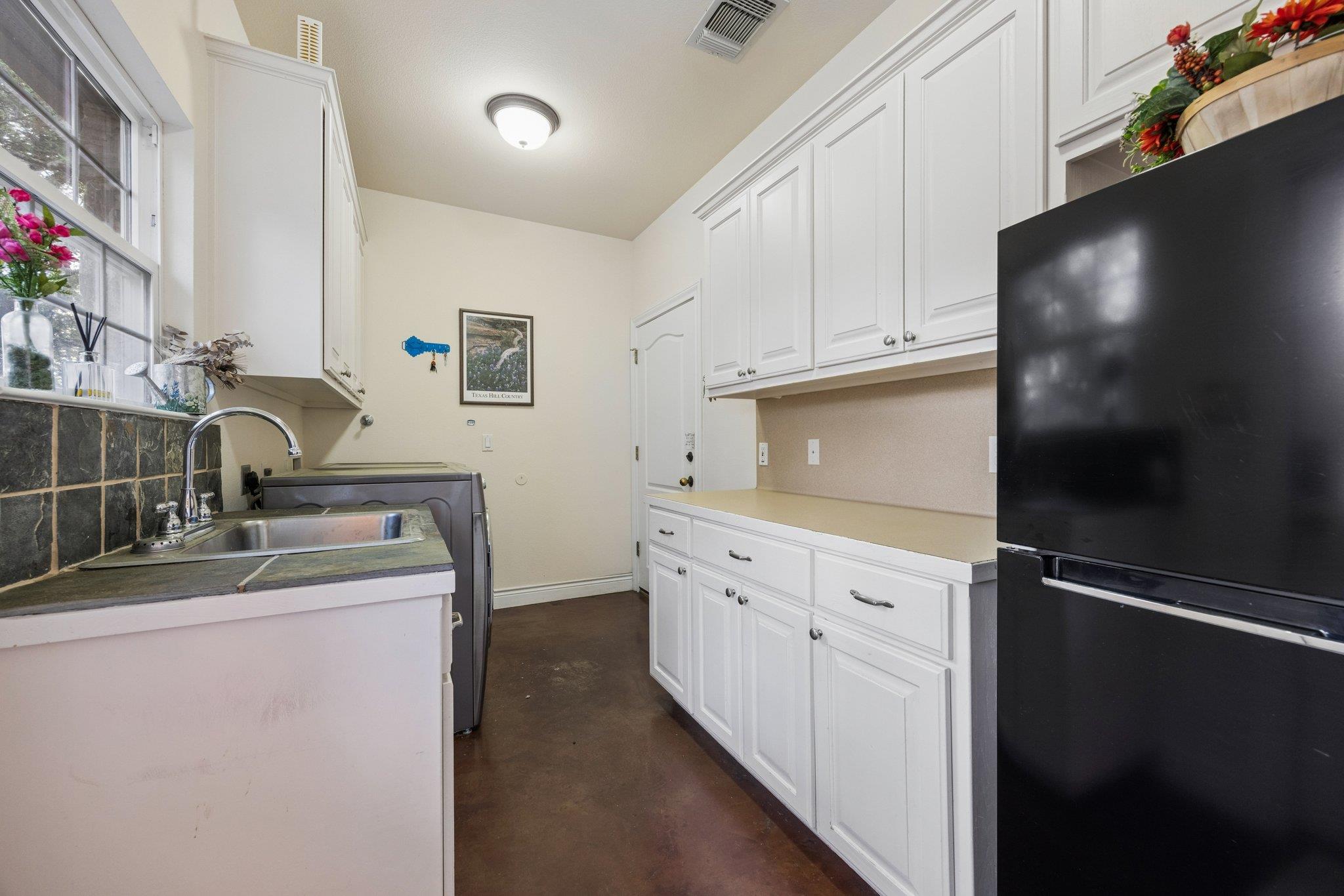 13 Carriage House Ln, Austin, TX 78737