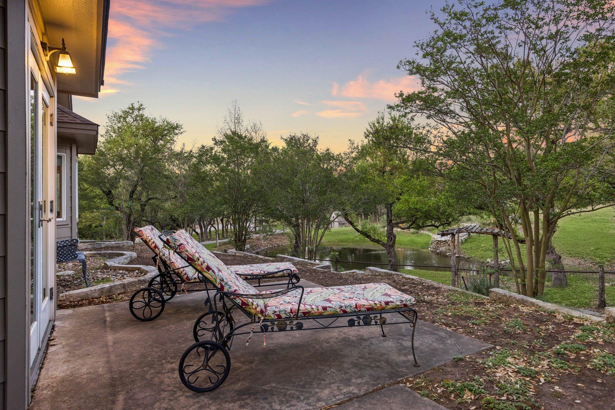 13 Carriage House Ln, Austin, TX 78737