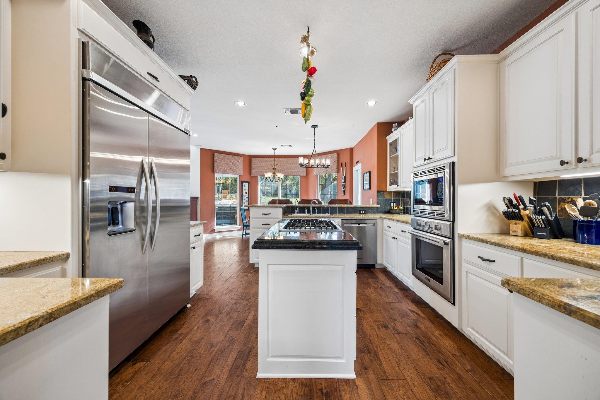 13 Carriage House Ln, Austin, TX 78737