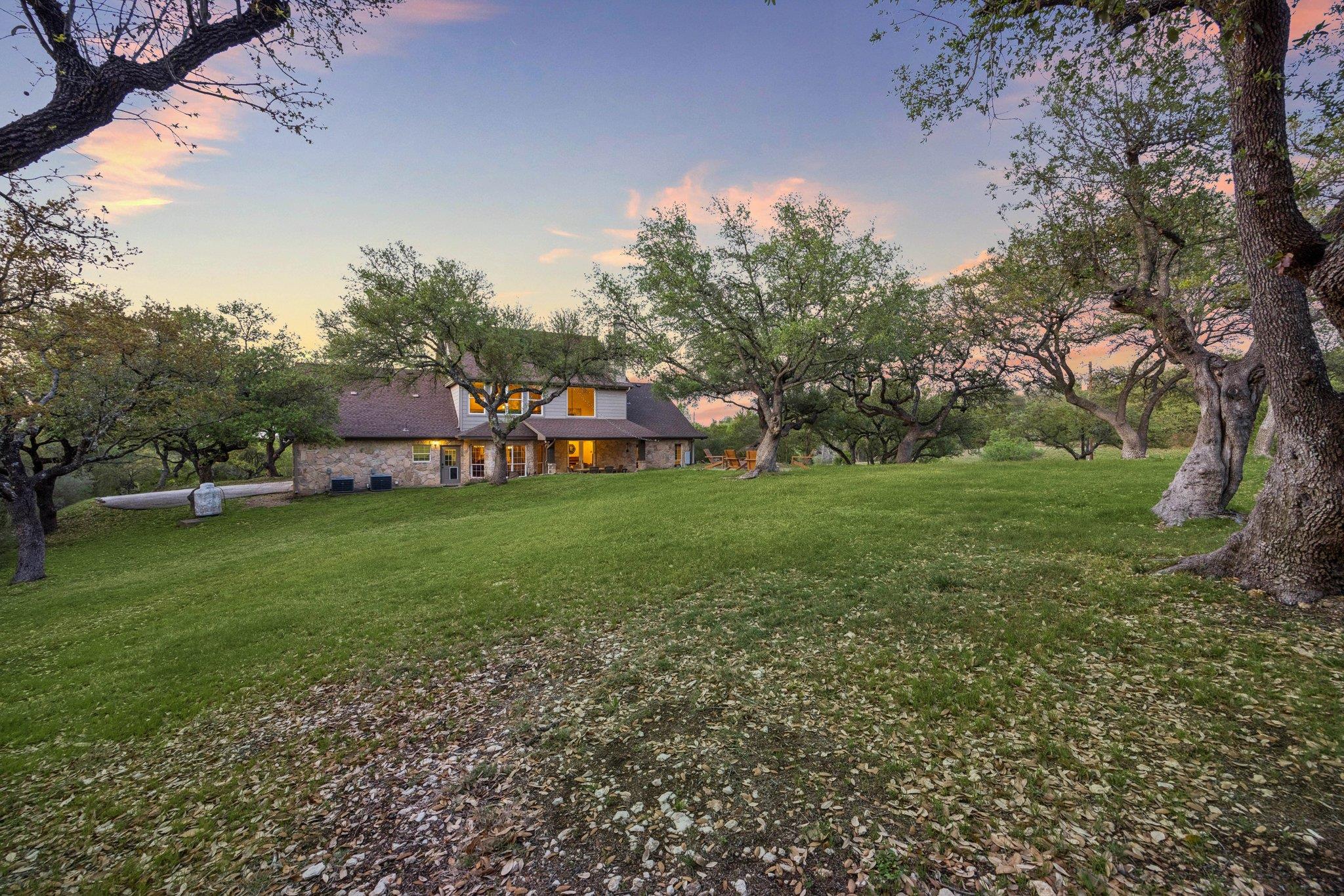 13 Carriage House Ln, Austin, TX 78737
