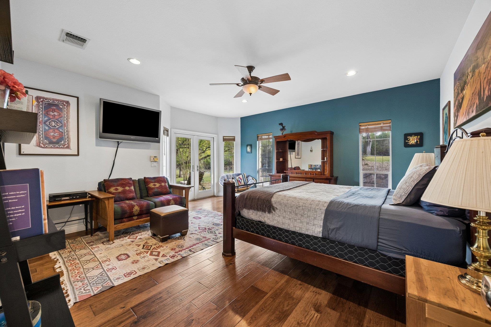 13 Carriage House Ln, Austin, TX 78737