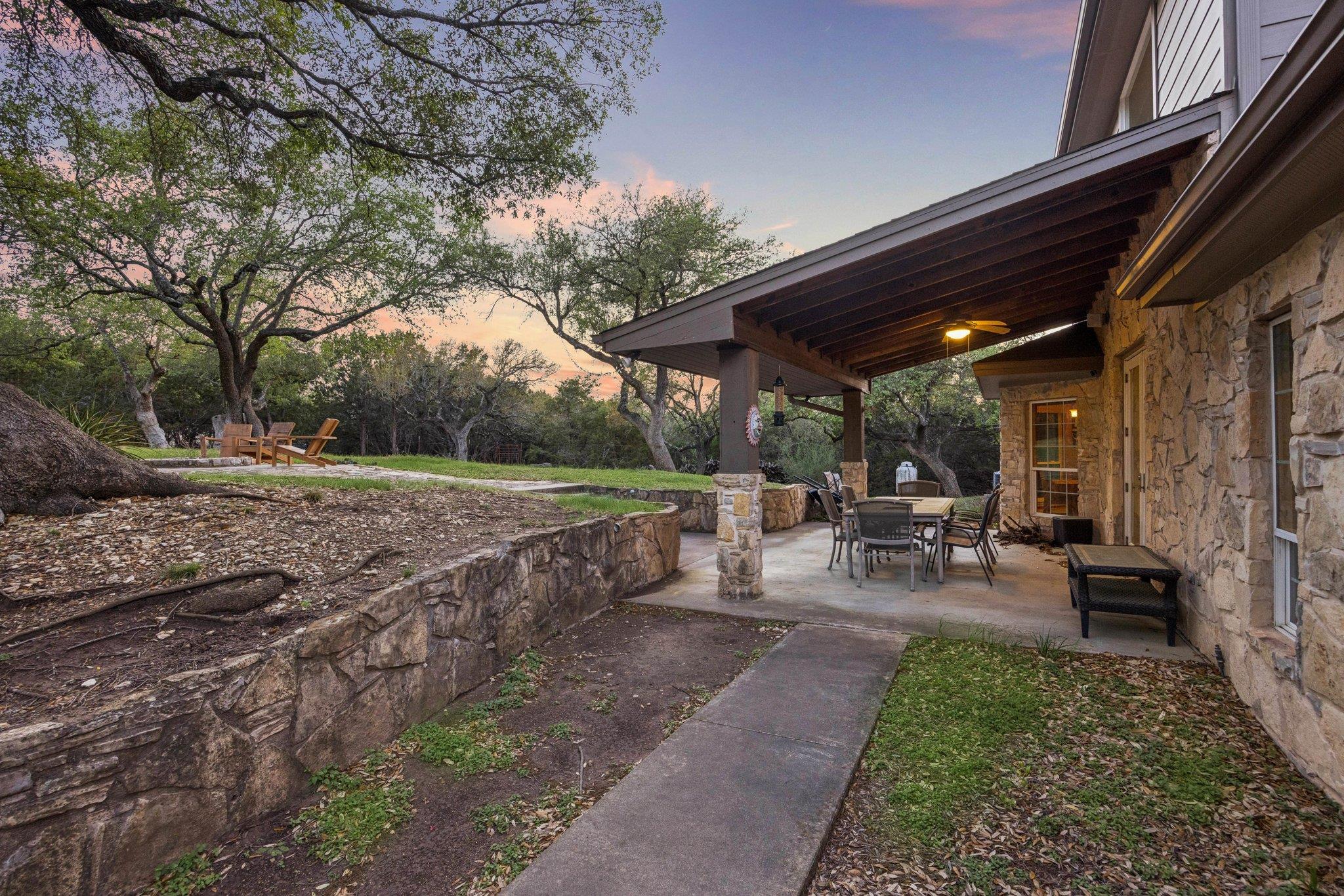 13 Carriage House Ln, Austin, TX 78737