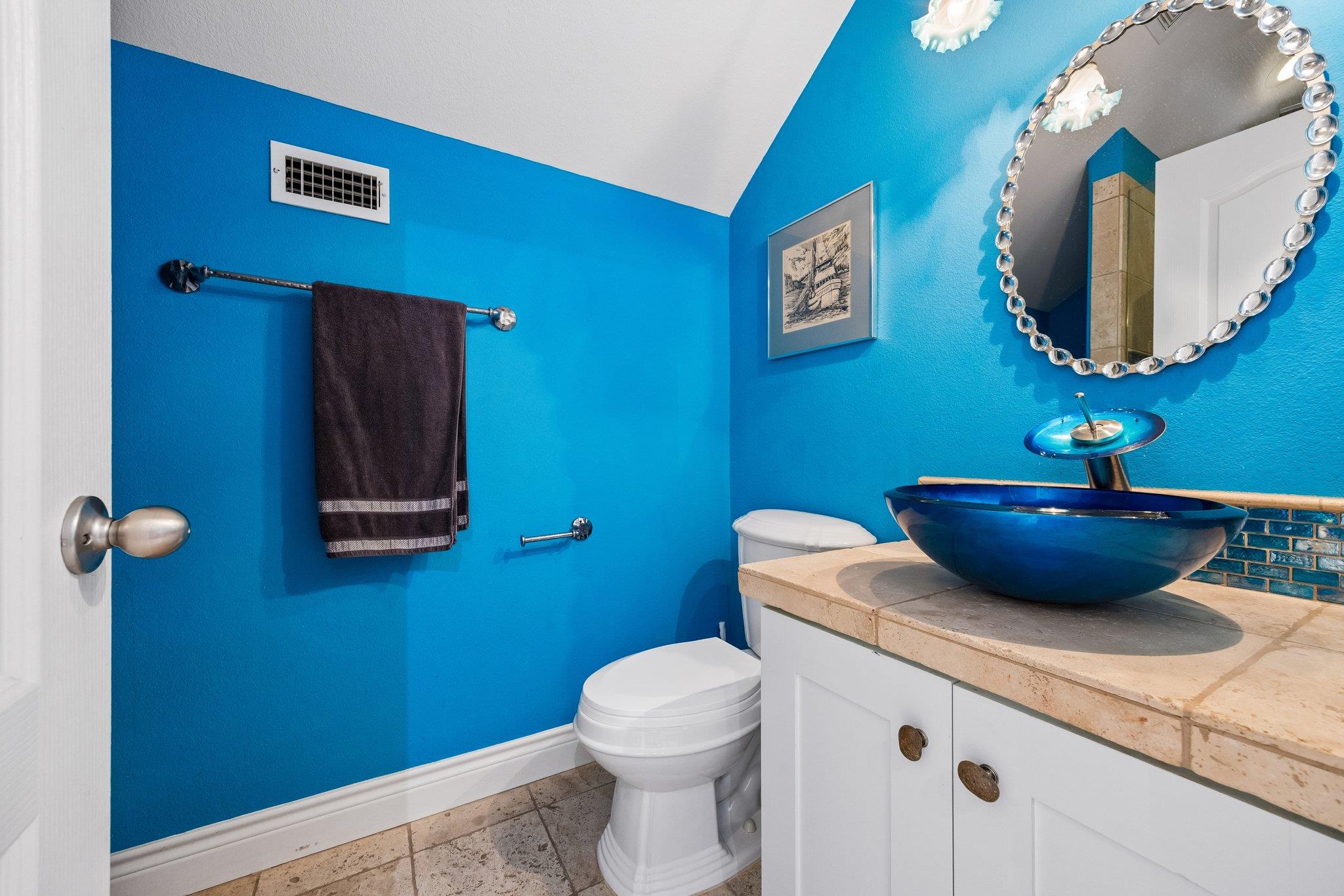 13 Carriage House Ln, Austin, TX 78737