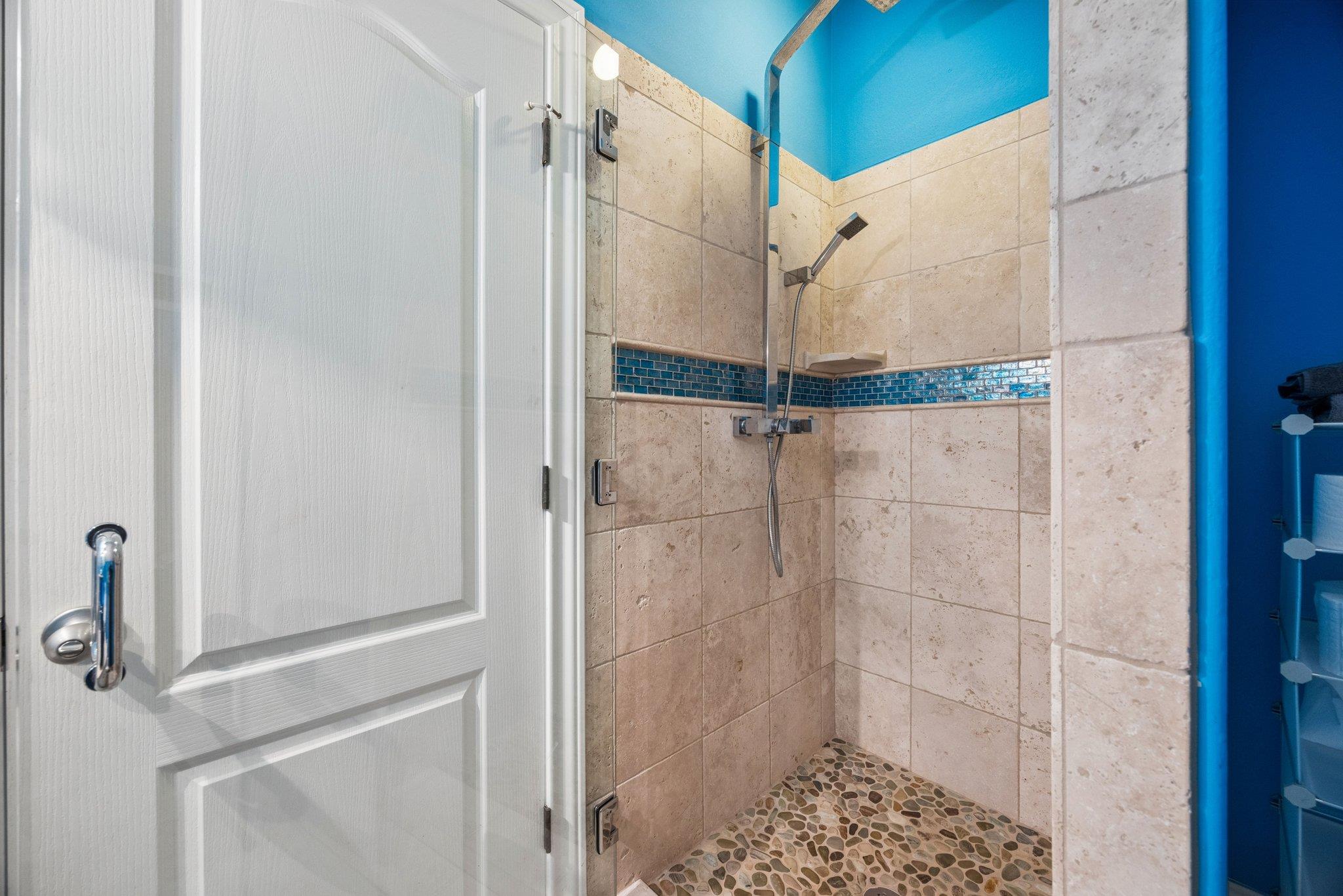 13 Carriage House Ln, Austin, TX 78737