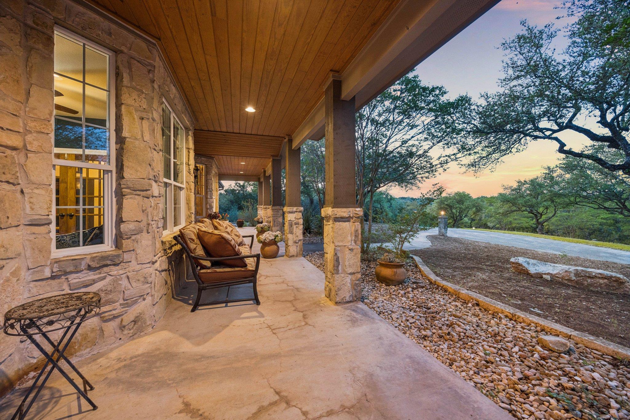 13 Carriage House Ln, Austin, TX 78737