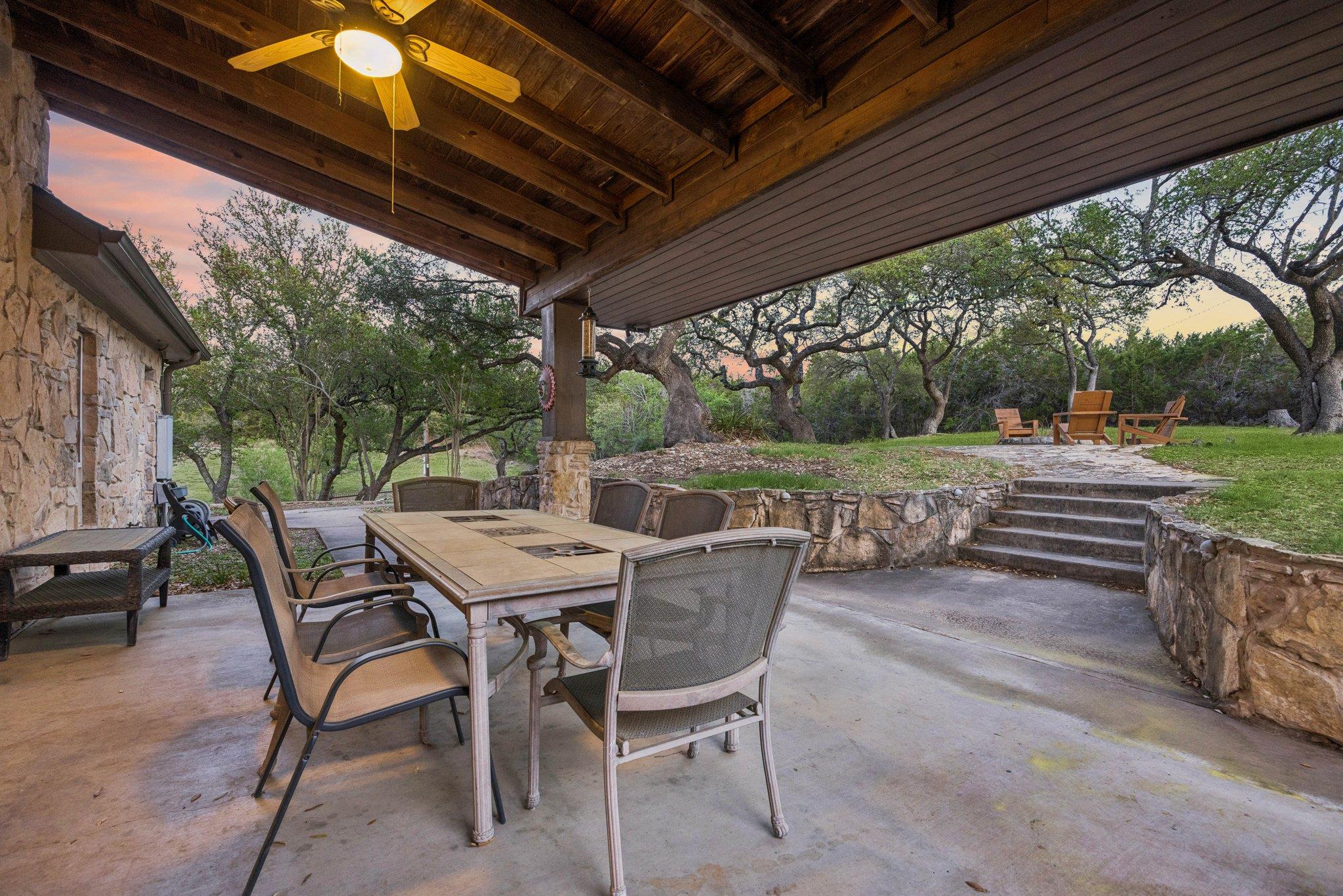 13 Carriage House Ln, Austin, TX 78737