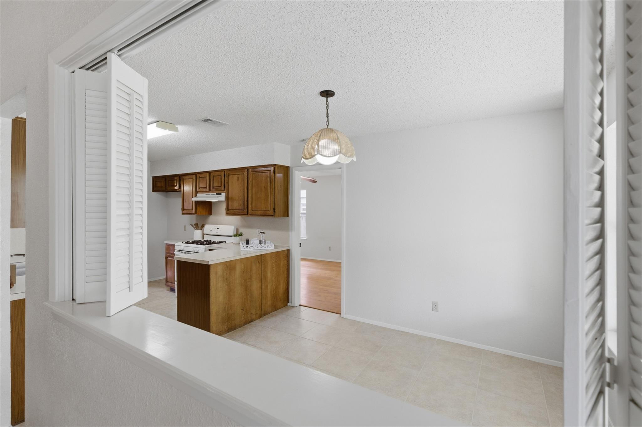 5305 Wolf Run, Austin, TX 78749