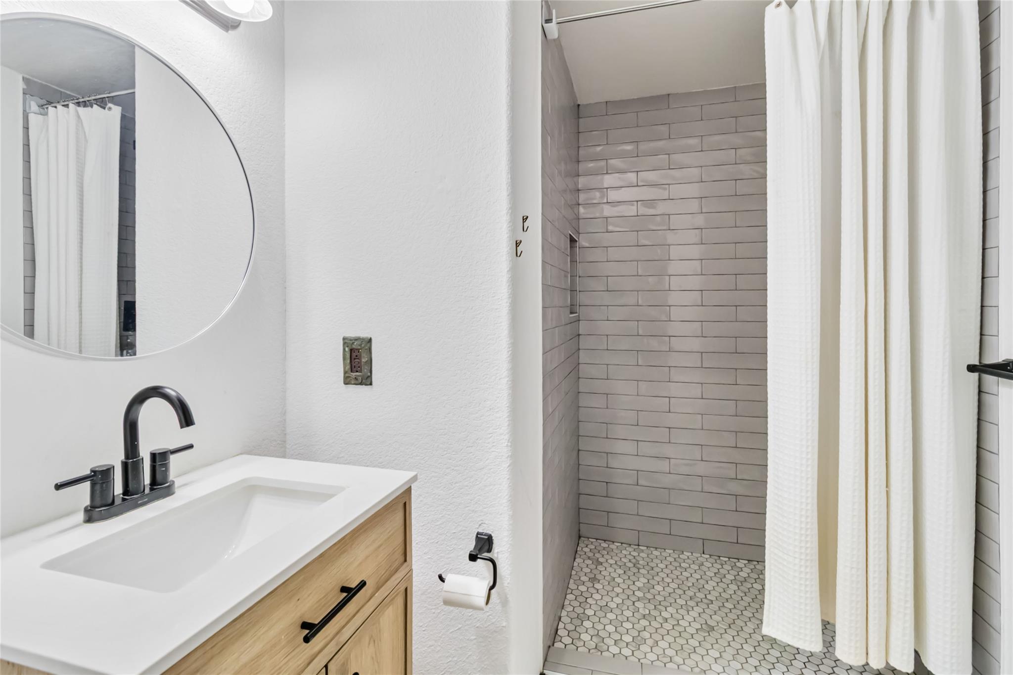 128 Kaupo Dr, Bastrop, TX 78602