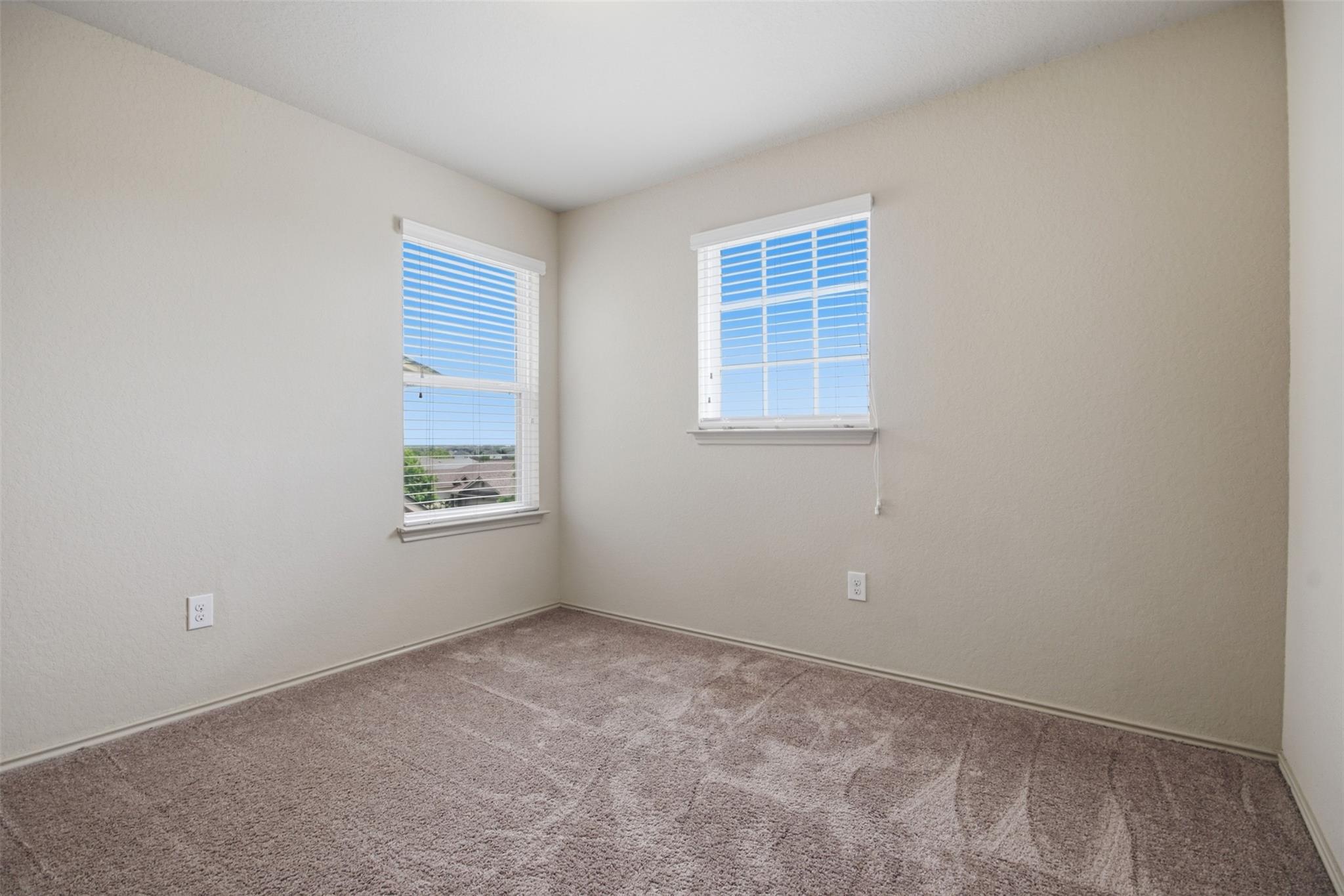 131 Lake Gln, San Marcos, TX 78666