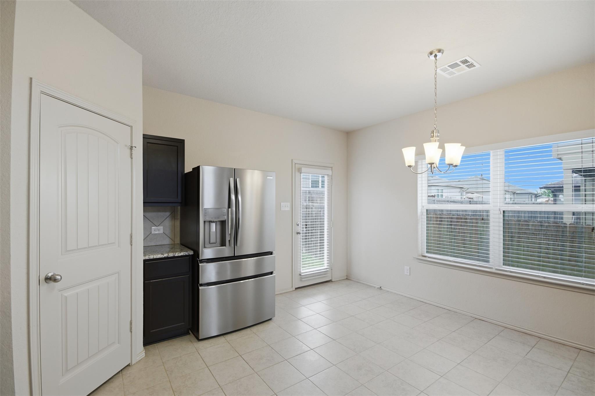 131 Lake Gln, San Marcos, TX 78666