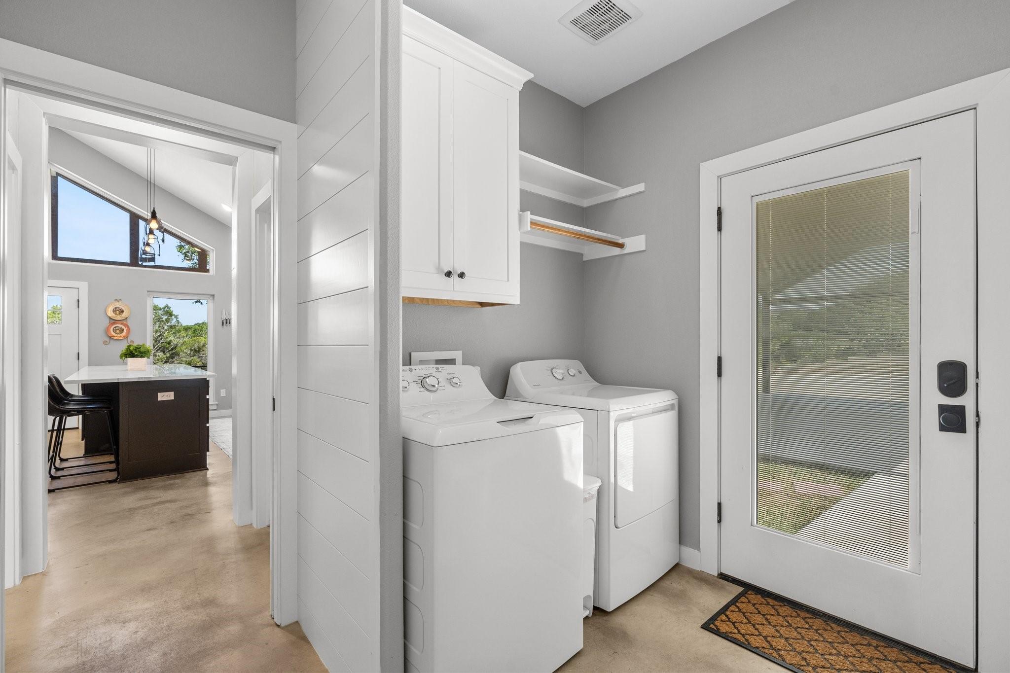 631 Lakeside Dr, Wimberley, TX 78676