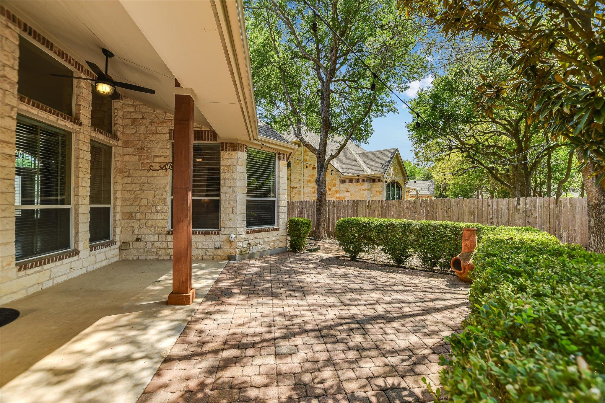 2339 Berwick Dr, Round Rock, TX 78681