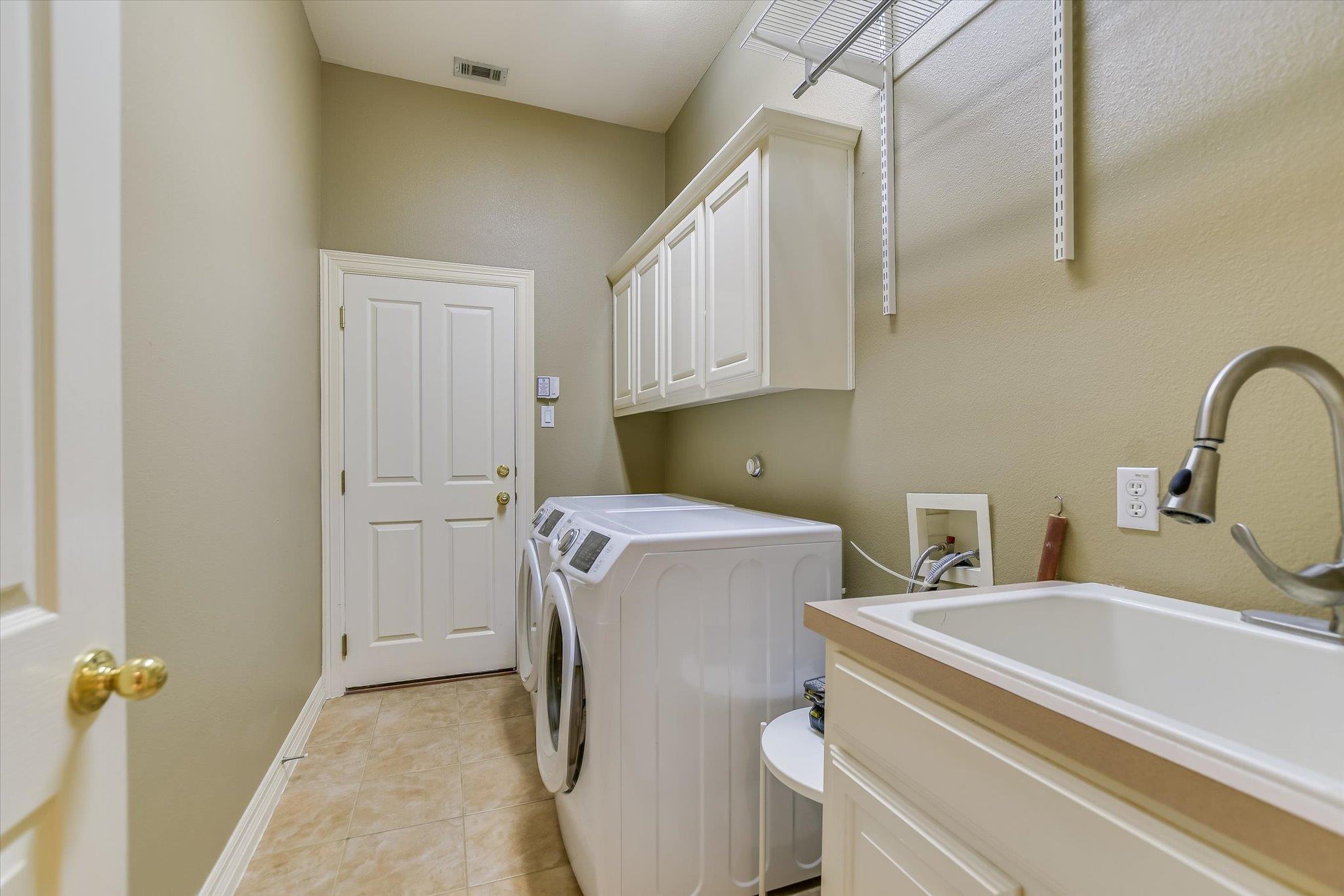 2339 Berwick Dr, Round Rock, TX 78681