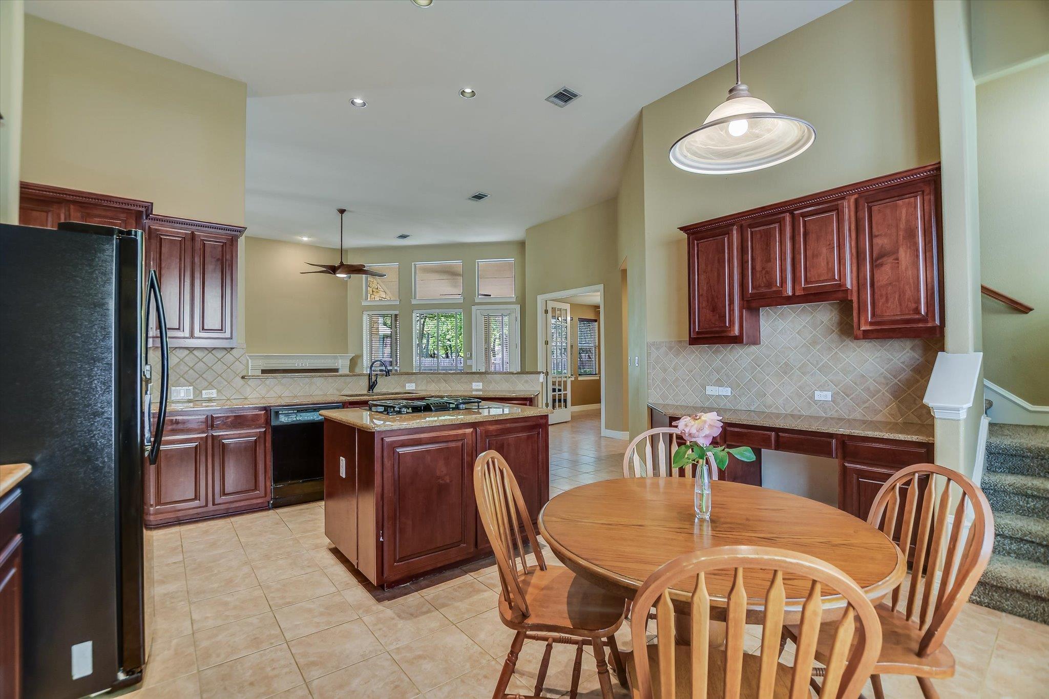 2339 Berwick Dr, Round Rock, TX 78681