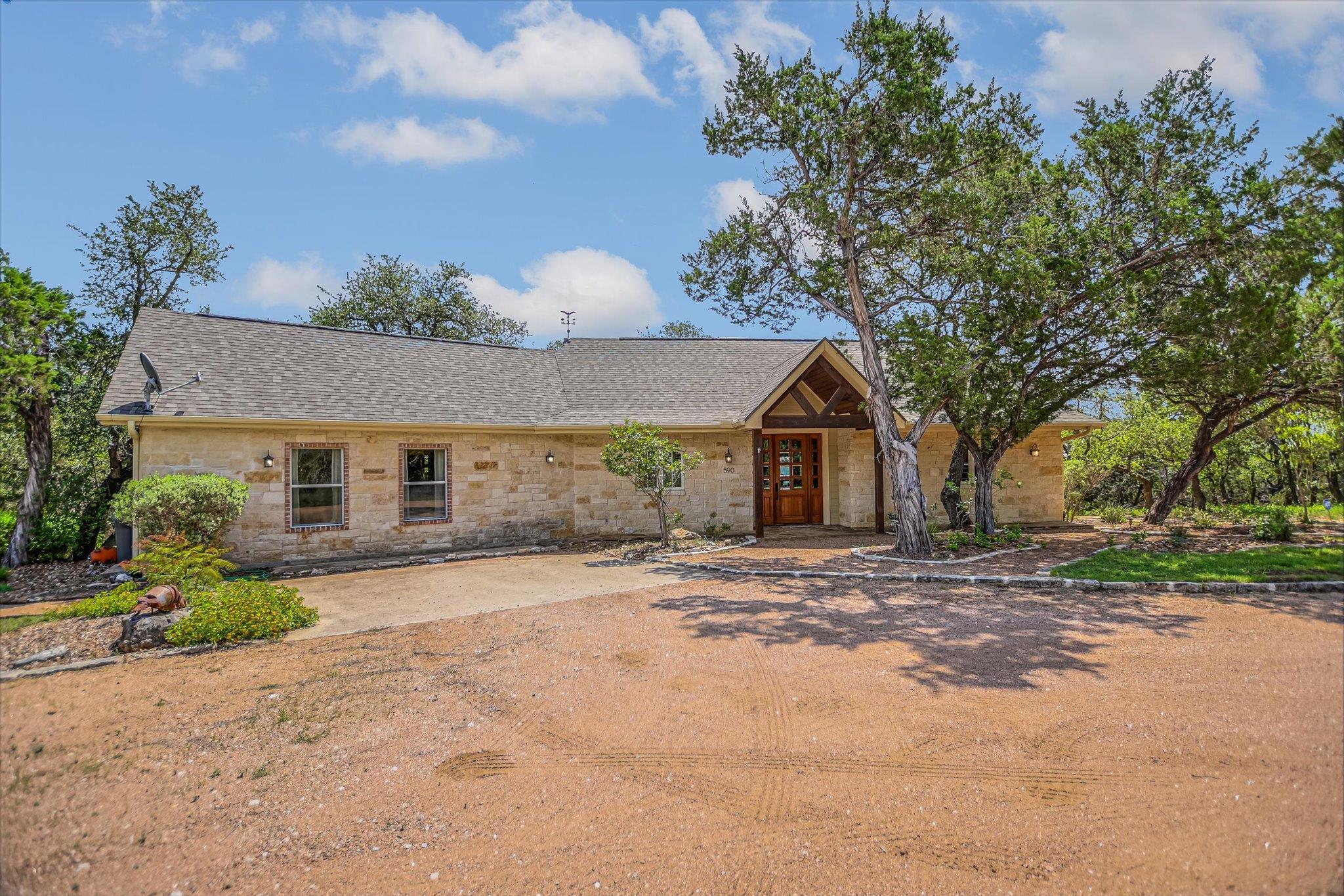 590 Rancho Grande Dr, Wimberley, TX 78676