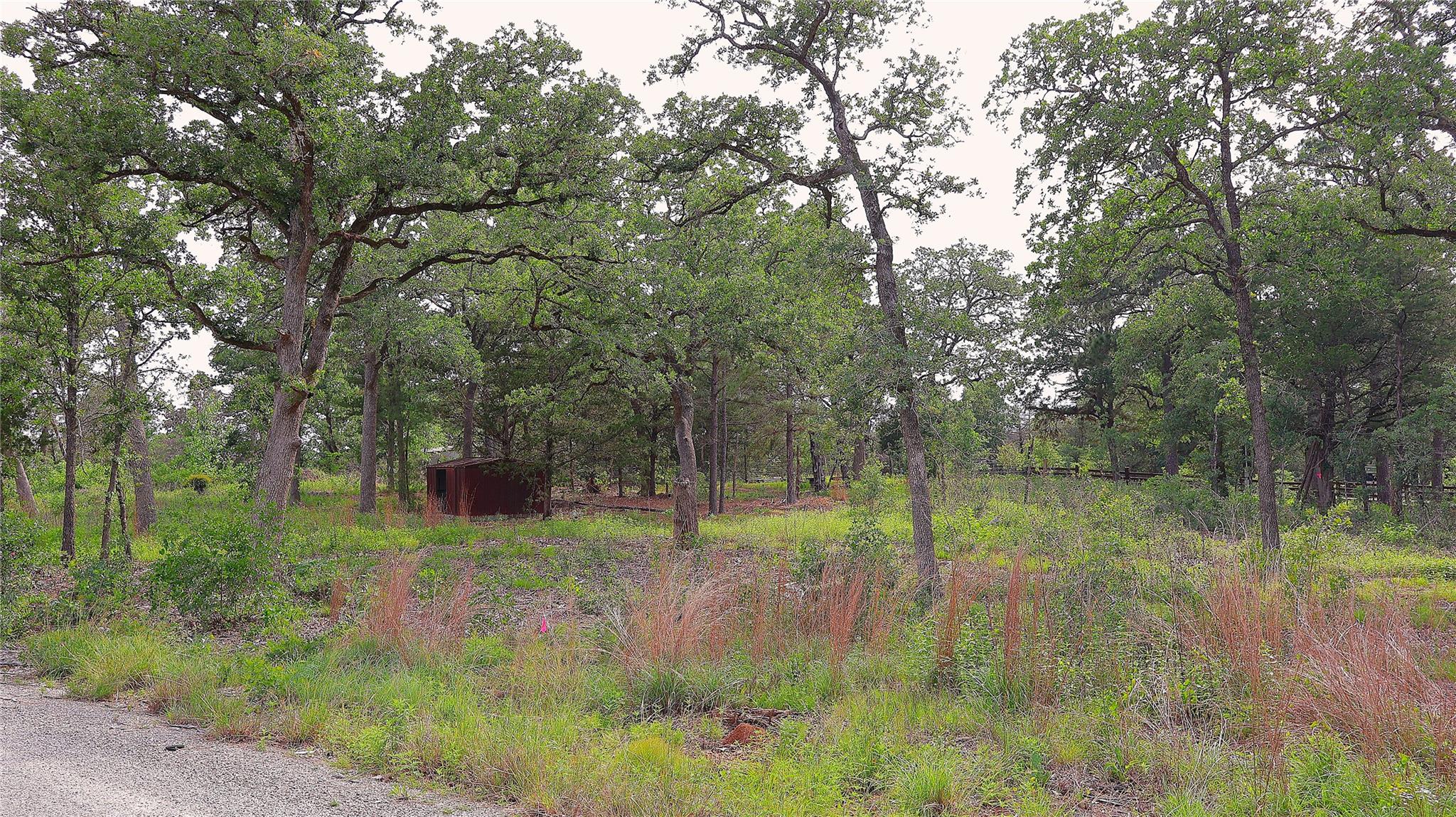 200 Cheyenne Dr, Smithville, TX 78957