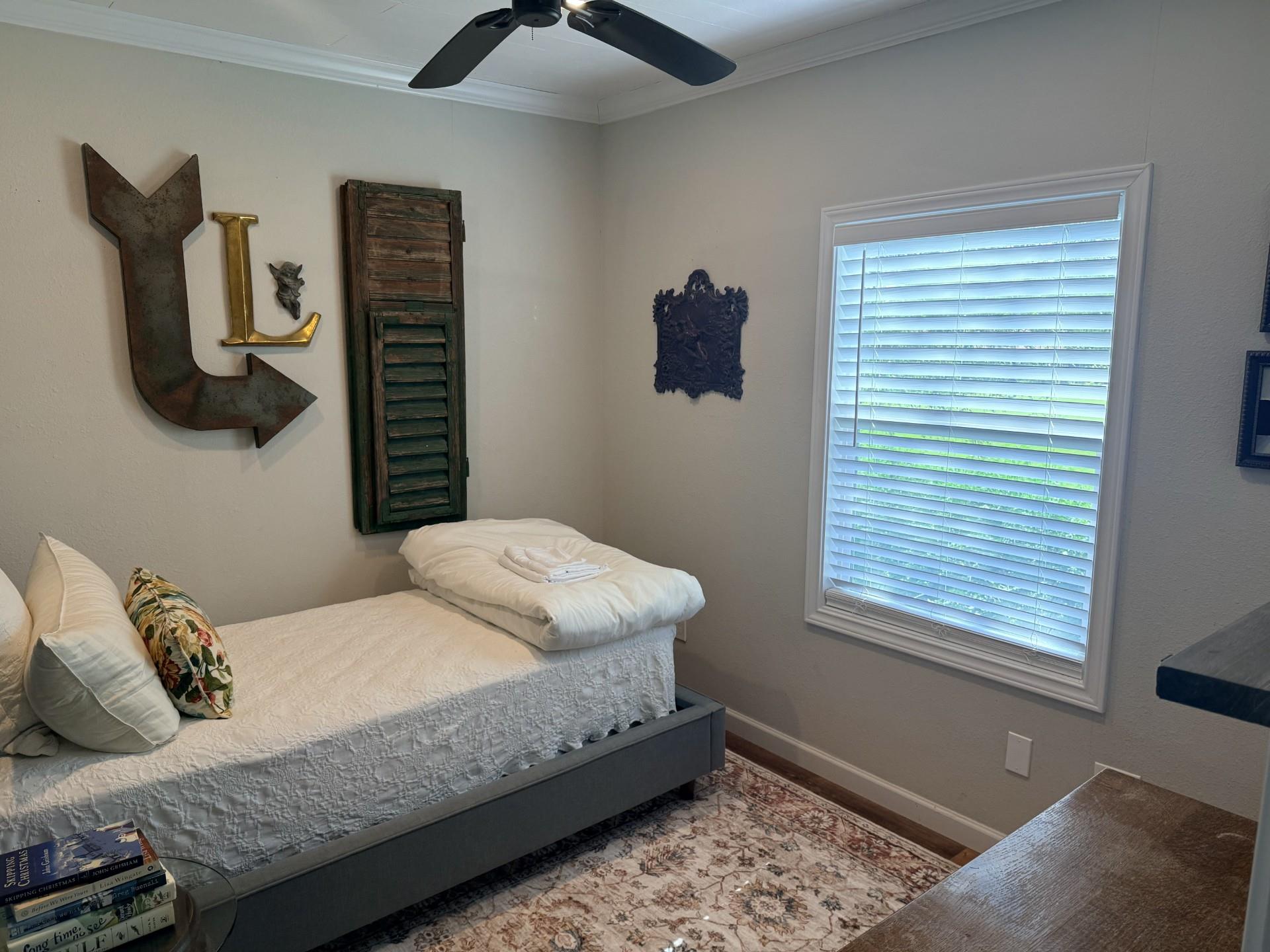227 Crooked Hollow Rd, Elgin, TX 78621