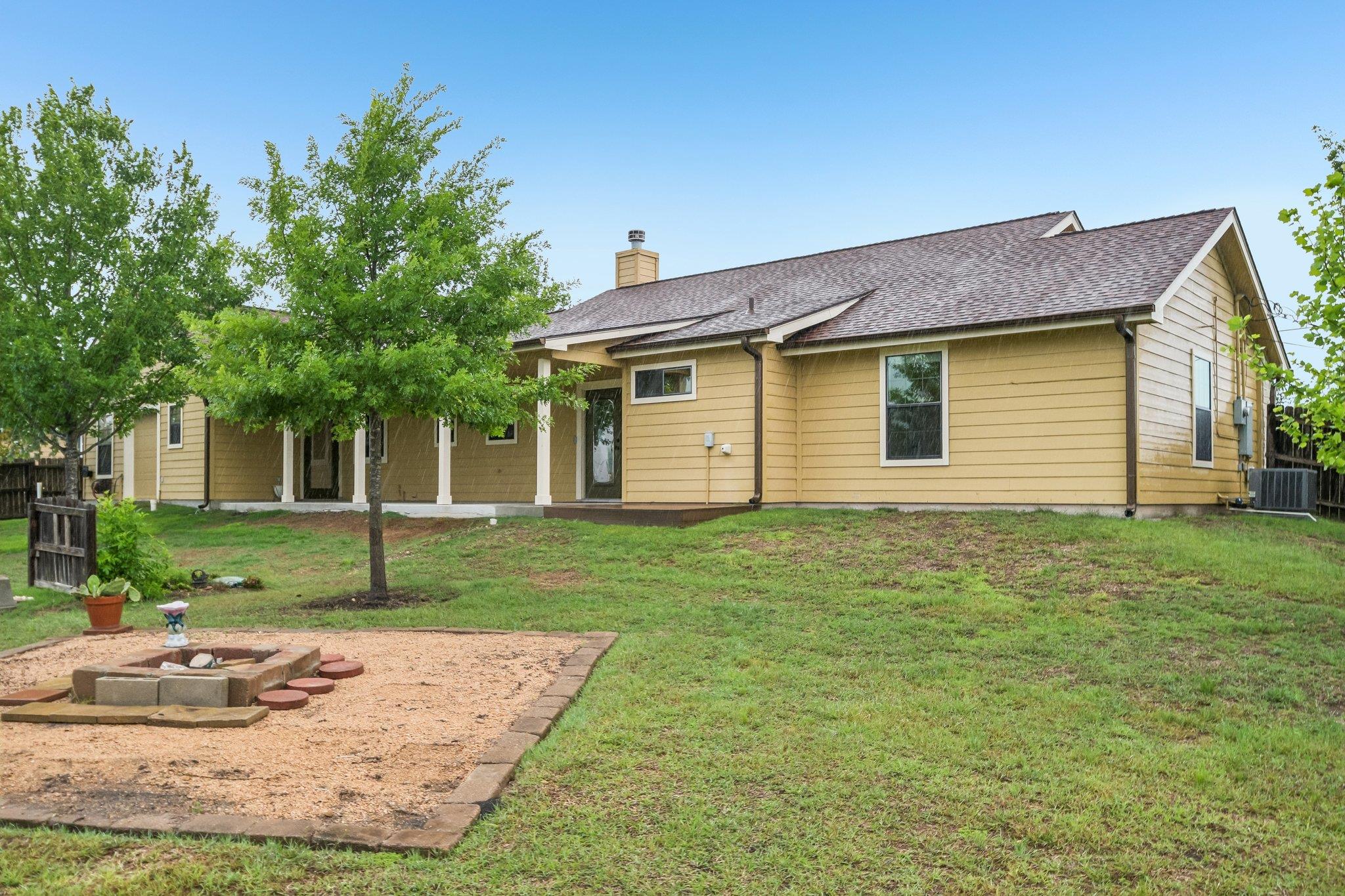 119 Hollys Way, San Marcos, TX 78666