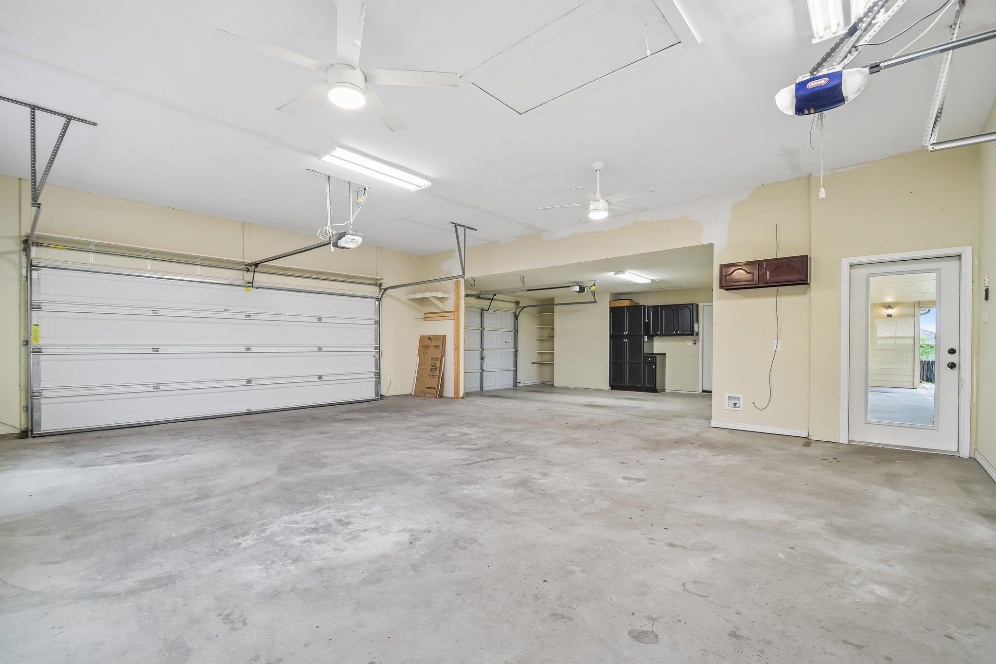 119 Hollys Way, San Marcos, TX 78666