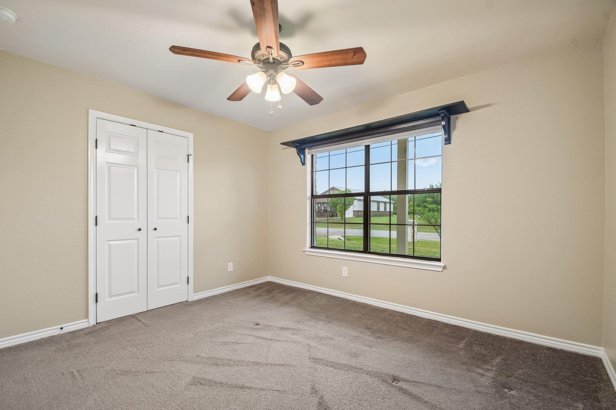 119 Hollys Way, San Marcos, TX 78666