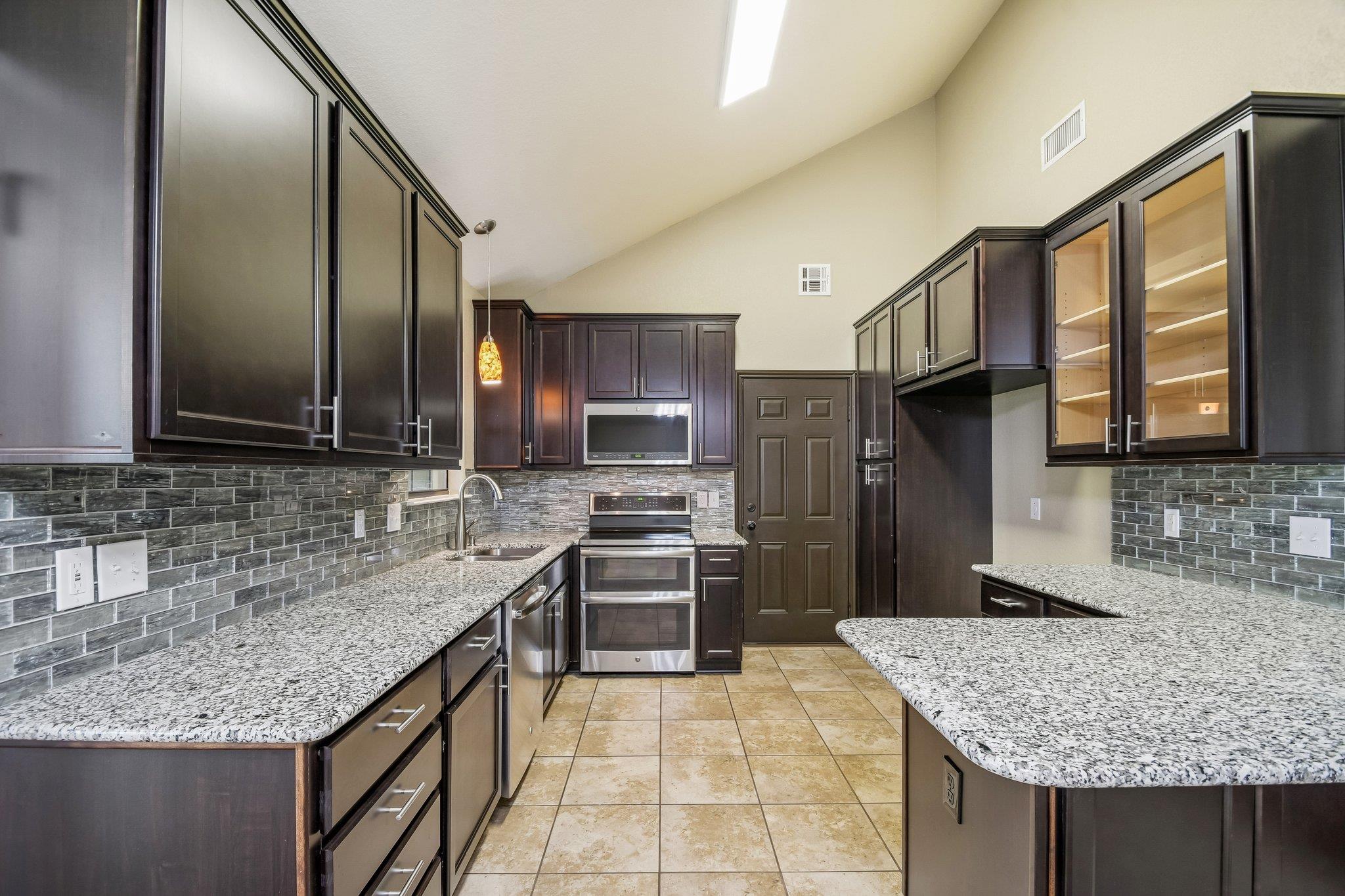 119 Hollys Way, San Marcos, TX 78666