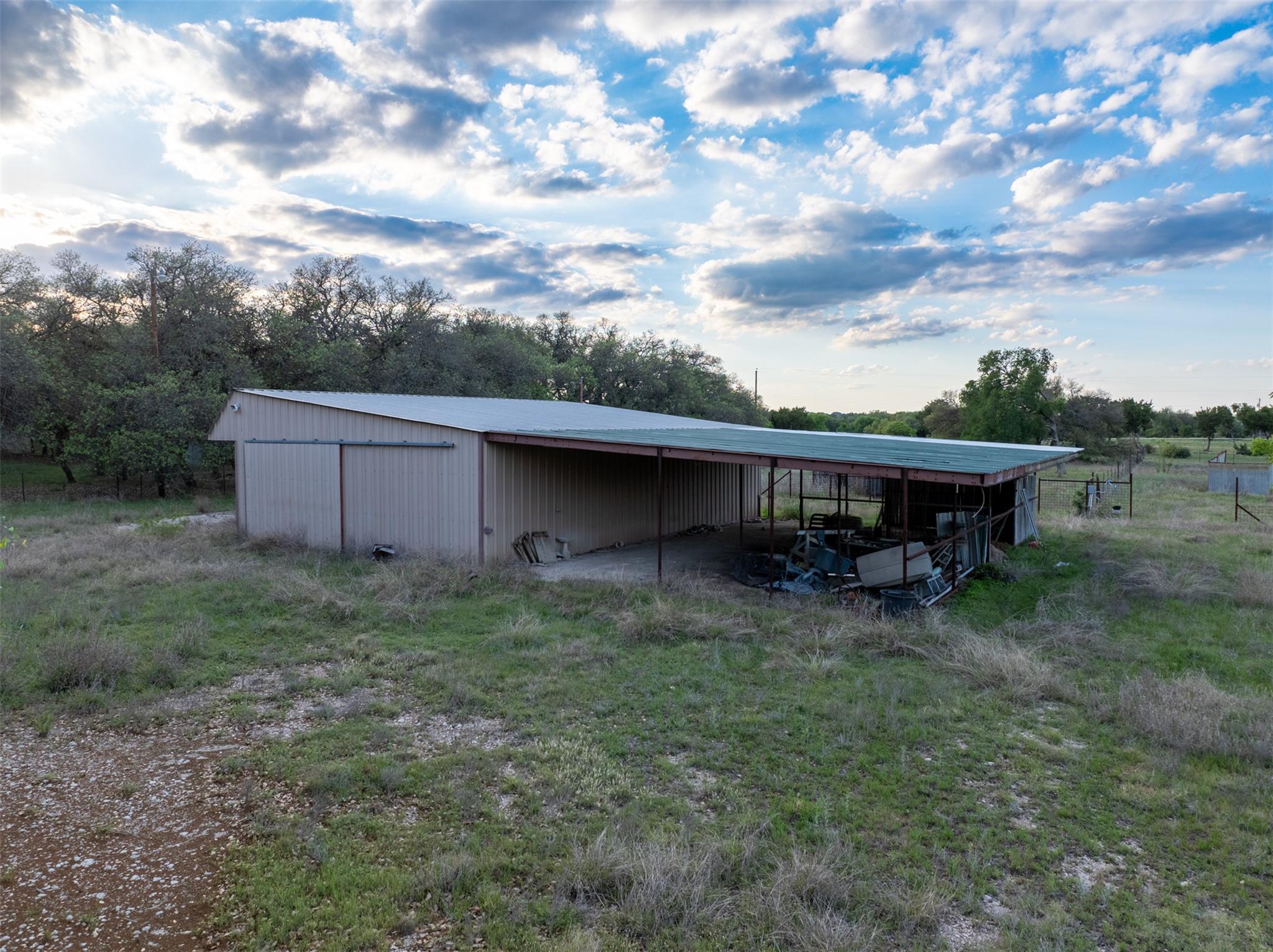 1050 Oak Grove Rd, Leander, TX 78641