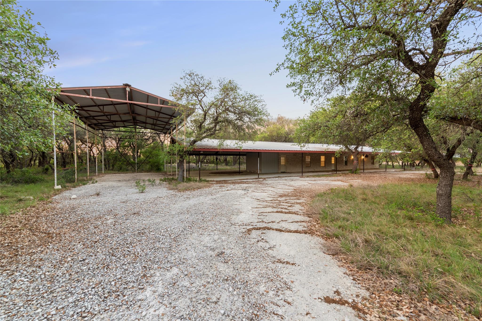 1050 Oak Grove Rd, Leander, TX 78641