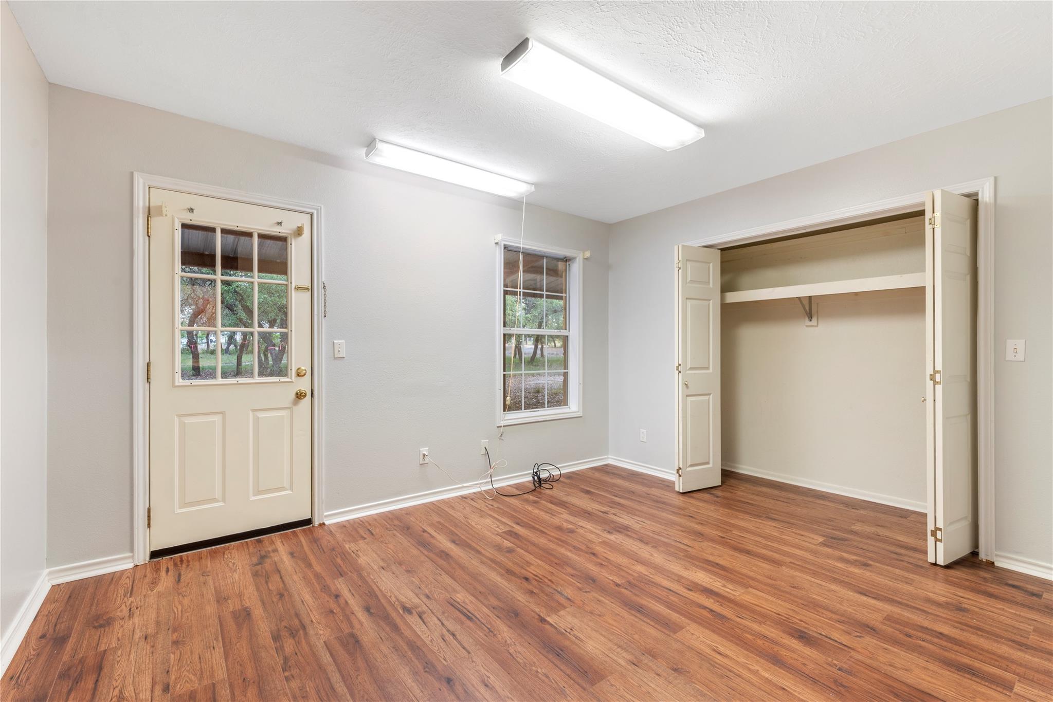 1050 Oak Grove Rd, Leander, TX 78641