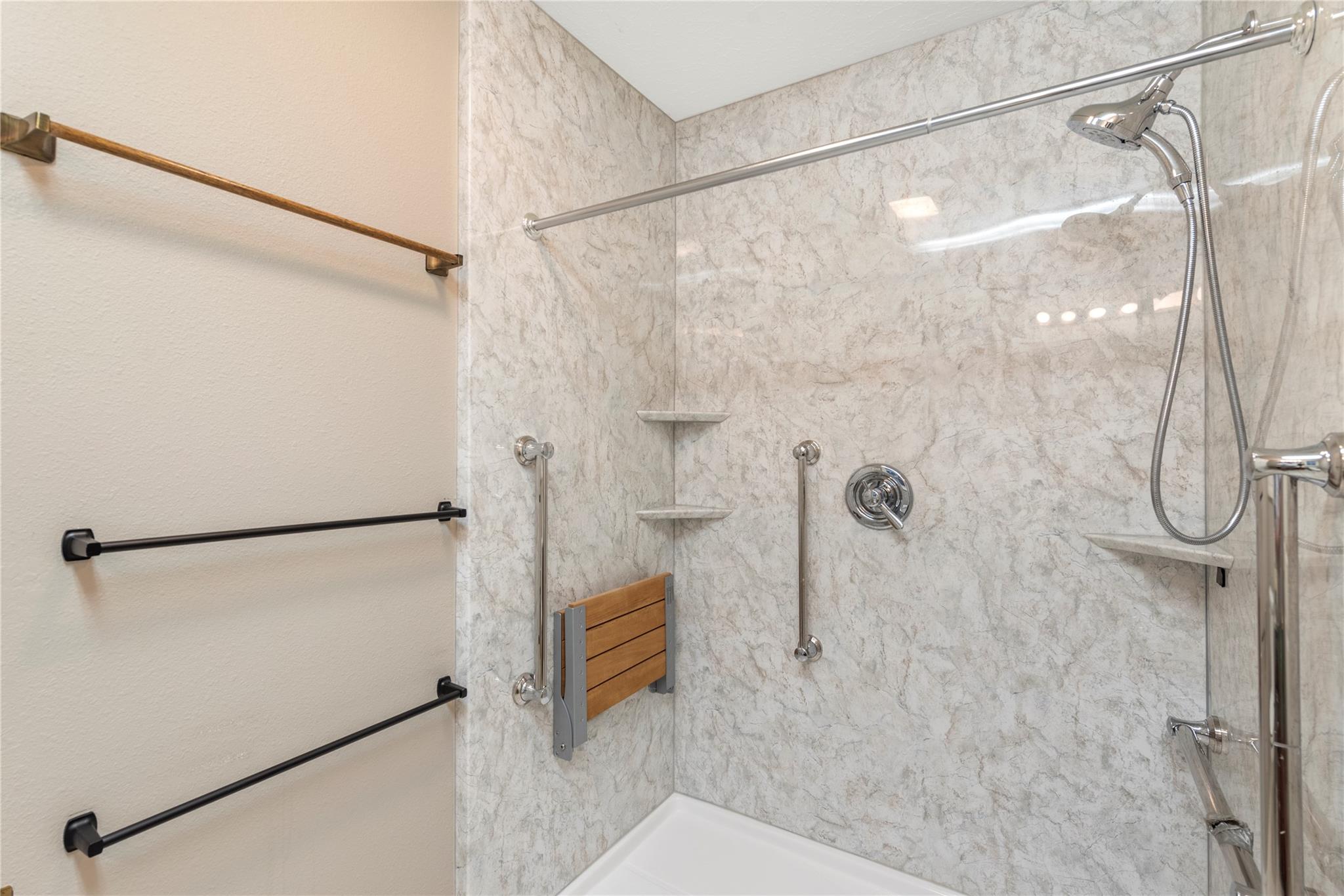 1050 Oak Grove Rd, Leander, TX 78641