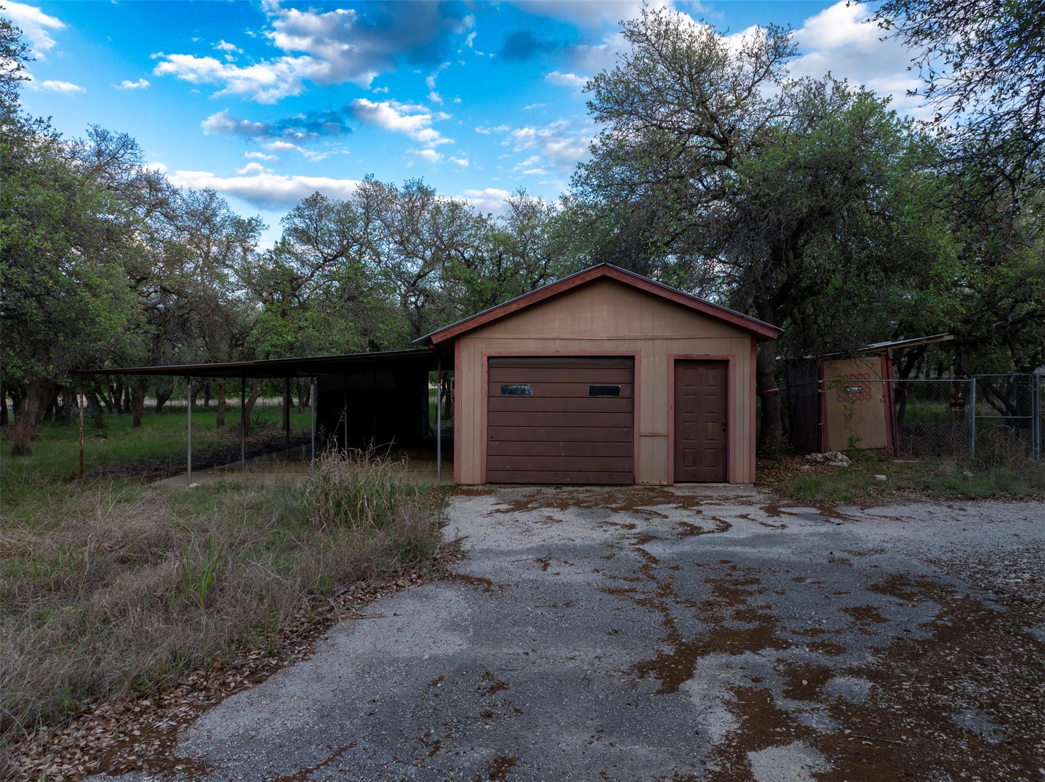 1050 Oak Grove Rd, Leander, TX 78641