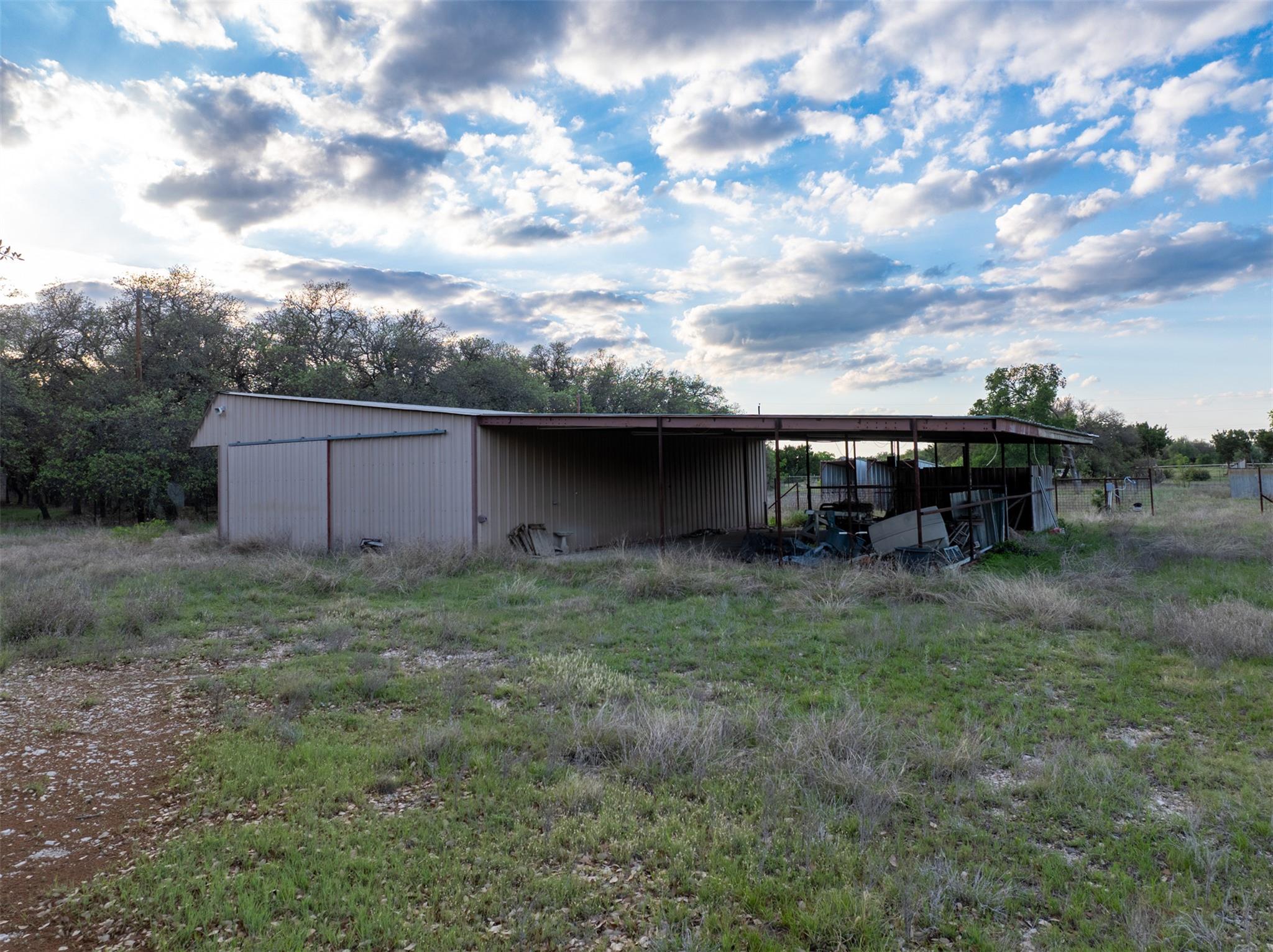 1050 Oak Grove Rd, Leander, TX 78641