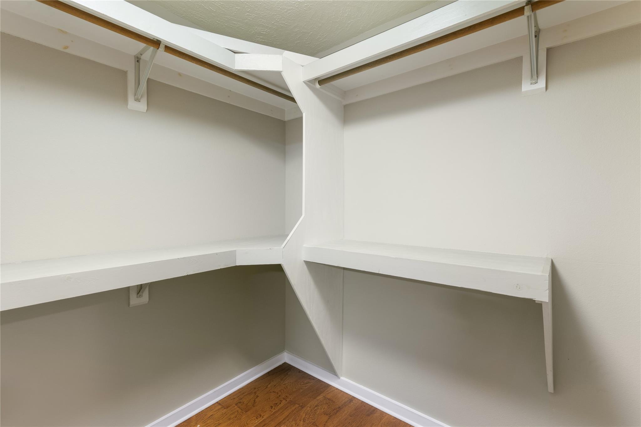 1050 Oak Grove Rd, Leander, TX 78641