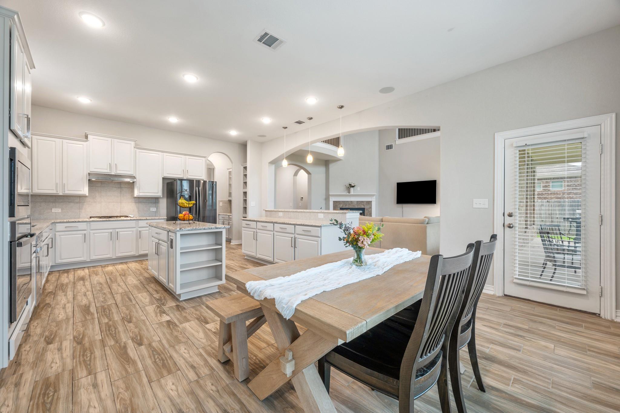 7513 Leonardo Dr, Round Rock, TX 78665