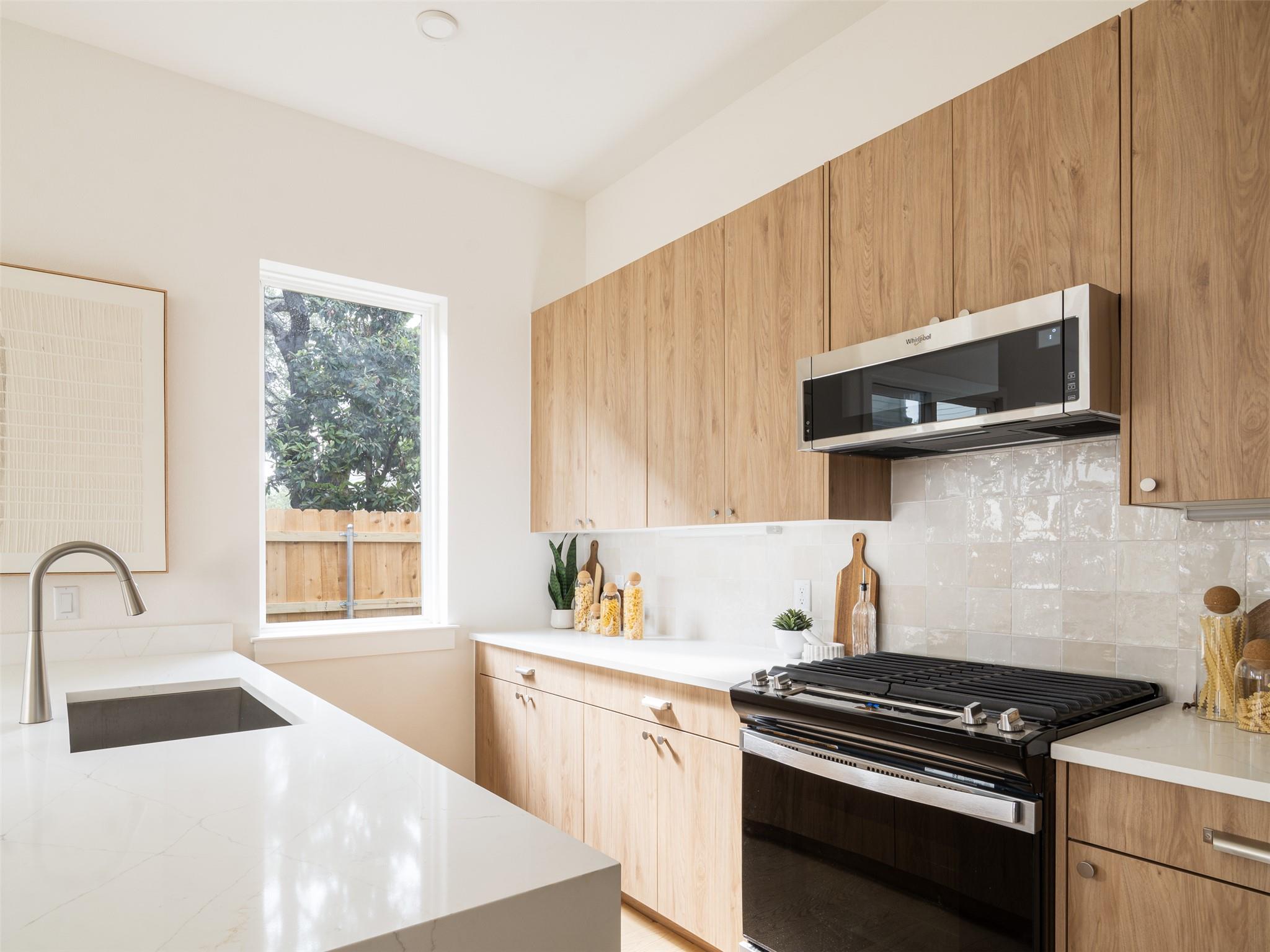 6409 Bradsher # B, Austin, TX 78745