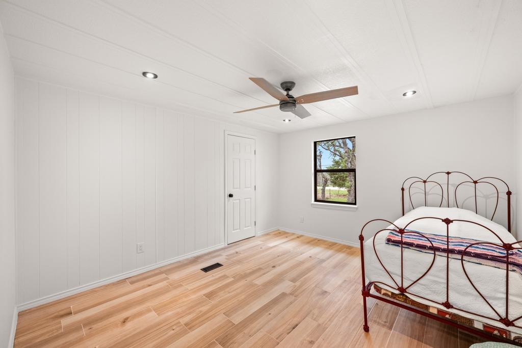 1169 W US Highway 290, Johnson City, TX 78636