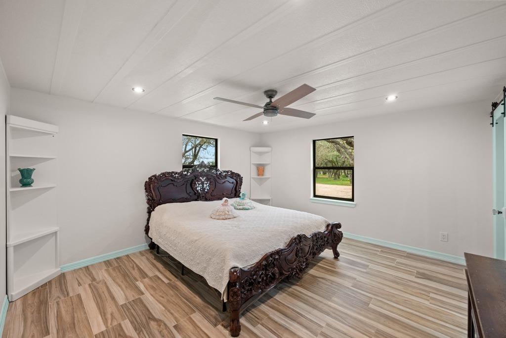 1169 W US Highway 290, Johnson City, TX 78636