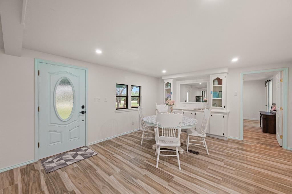 1169 W US Highway 290, Johnson City, TX 78636